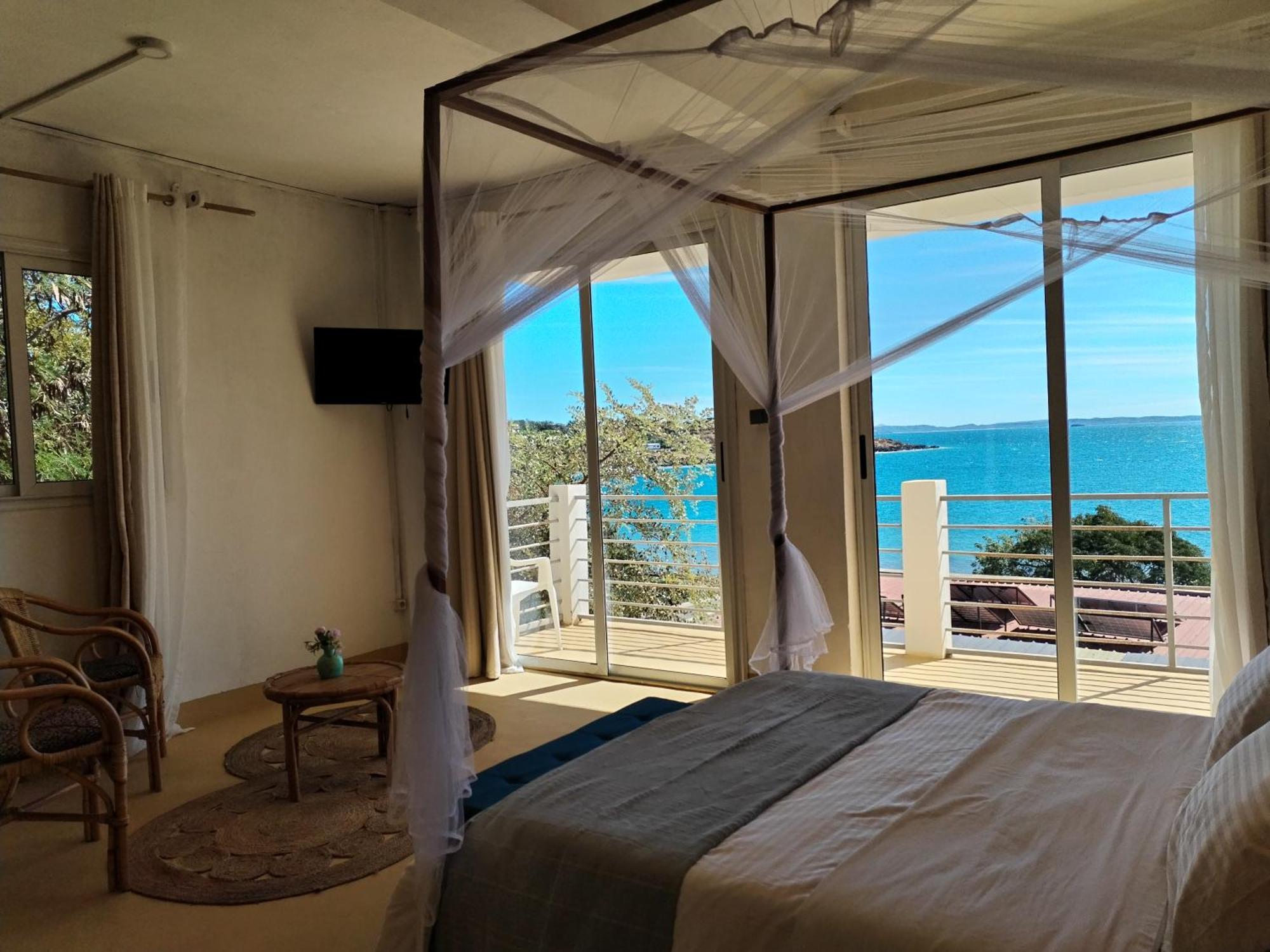 Hotel Riziky Antsiranana Buitenkant foto